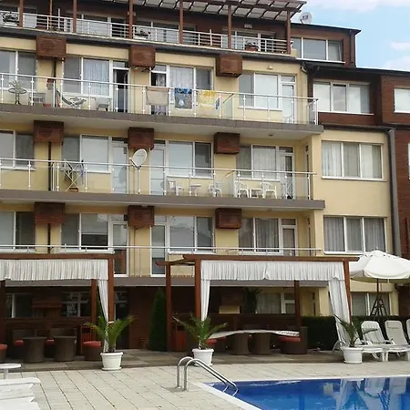 Private In Sunny House Family Complex *